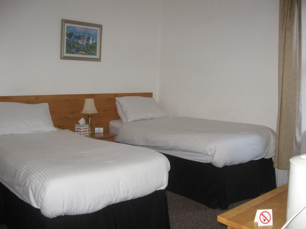 Arden Guest House Aberdeen Room photo